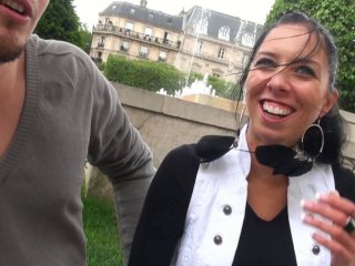 Un fan libertin de mantes-la-jolie nous invite à défoncer la chatte de sa copine