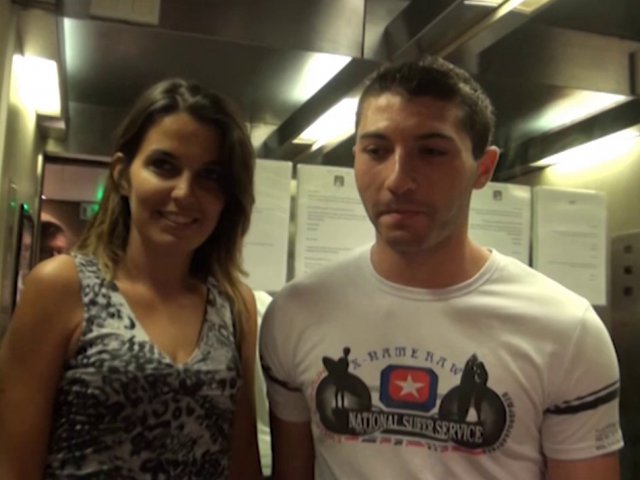 Adriana tourne une sextape avec le frère de son ex, un geek, pour se venger !